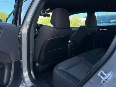 Used 2017 Dodge Charger SXT w/ Blacktop Package RWD image 39