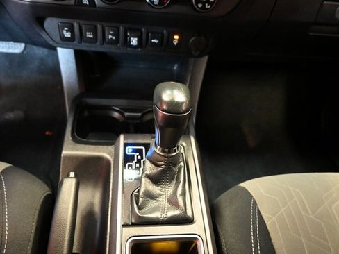 Certified 2020 Toyota Tacoma TRD Off-Road image 23