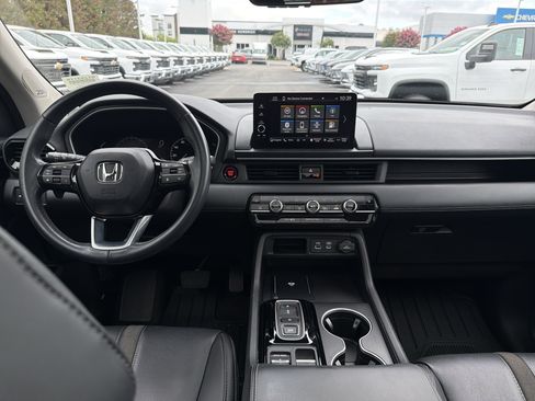 Used 2025 Honda Pilot Touring image 30