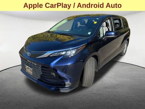 Used 2024 Toyota Sienna LE image 6