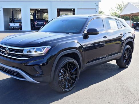 Used 2021 Volkswagen Atlas Cross Sport SE image 4