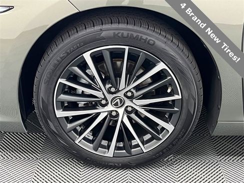 Certified 2024 Lexus ES 350 w/ Premium Package image 4