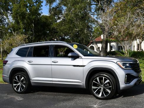 Used 2025 Volkswagen Atlas SEL Premium R-Line image 35