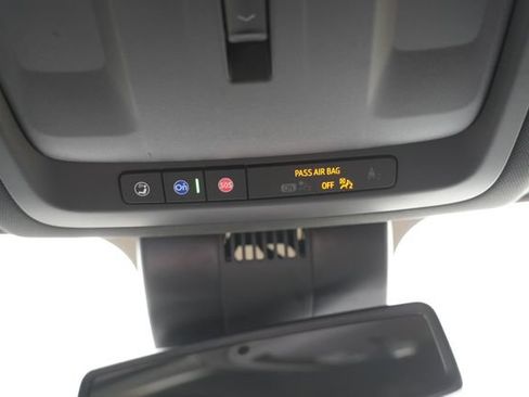 Used 2025 Chevrolet Tahoe Premier AWD/4WD image 33