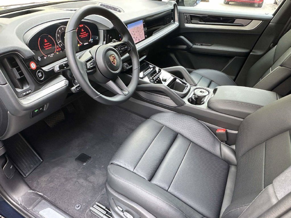 Used 2026 Porsche Cayenne AWD/4WD image 11