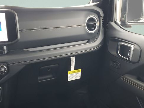 New 2025 Jeep Wrangler Unlimited Sahara AWD/4WD image 26