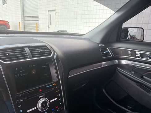 Used 2018 Ford Explorer Sport w/ Equipment Group 401A AWD/4WD image 17