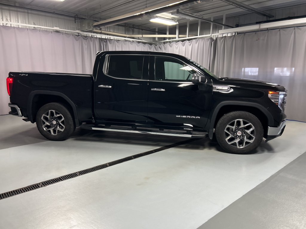 Used 2024 GMC Sierra 1500 SLT w/ SLT Premium Plus Package AWD/4WD image 8