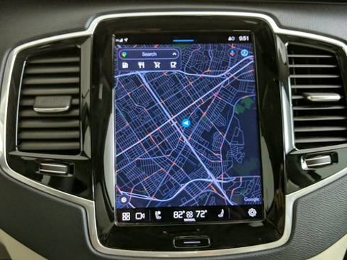 Used 2023 Volvo XC90 B5 Plus w/ Protection Package Premier AWD/4WD image 27