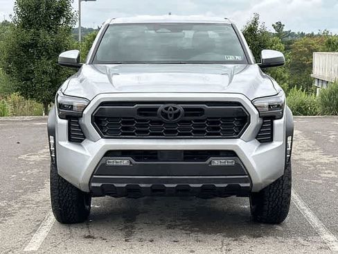 Used 2025 Toyota Tacoma TRD Off-Road AWD/4WD image 19