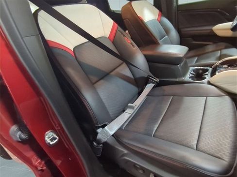 Used 2023 GMC Canyon AT4X image 27