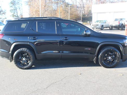 Used 2022 GMC Acadia AT4 w/ Technology Package image 8