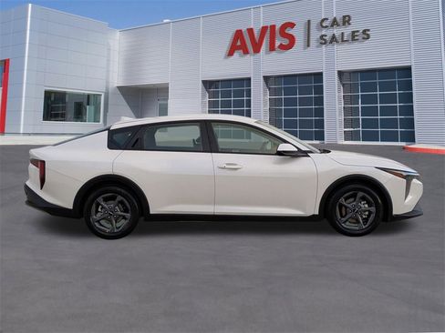 Used 2025 Kia K4 LXS image 5