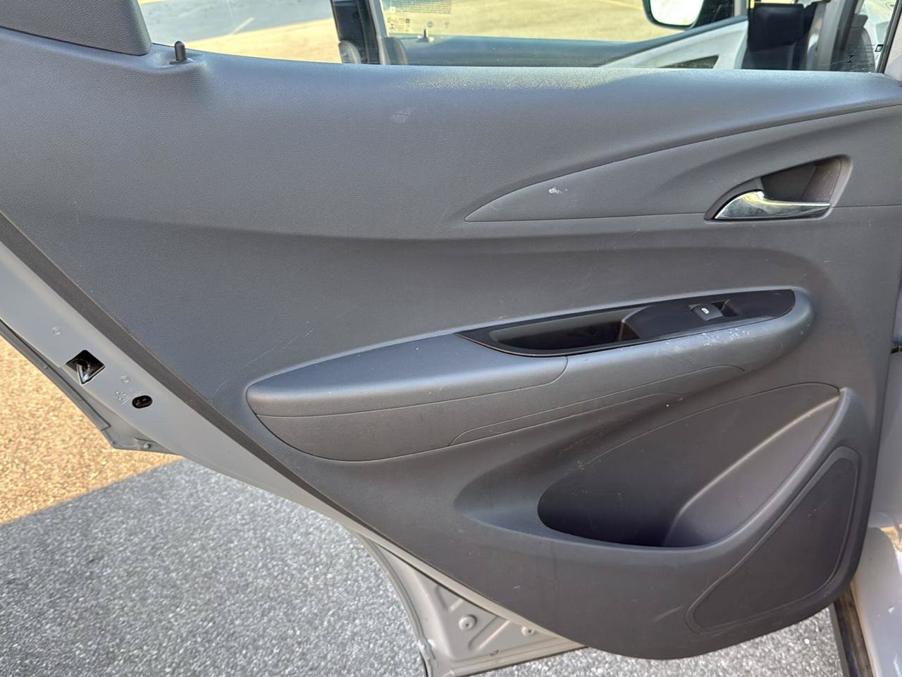 Used 2020 Chevrolet Bolt LT FWD image 21