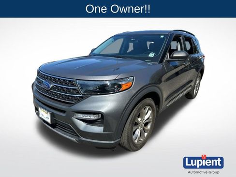 Used 2023 Ford Explorer XLT w/ Equipment Group 202A AWD/4WD image 4