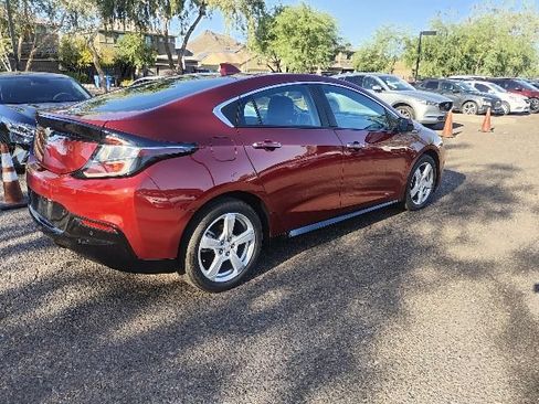 Used 2018 Chevrolet Volt LT w/ LT Driver Confidence Package FWD image 12