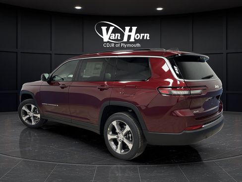 New 2026 Jeep Grand Cherokee L Limited w/ Luxury Tech Group II AWD/4WD image 3