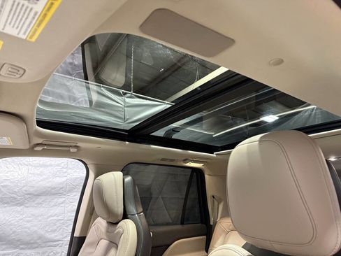 Used 2024 Lincoln Navigator L Reserve AWD/4WD image 32