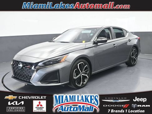 Used 2024 Nissan Altima 2.5 SR FWD image 1