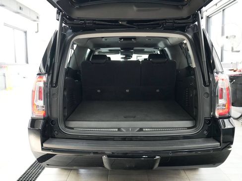 Used 2020 GMC Yukon XL SLT w/ Open Road Package AWD/4WD image 42