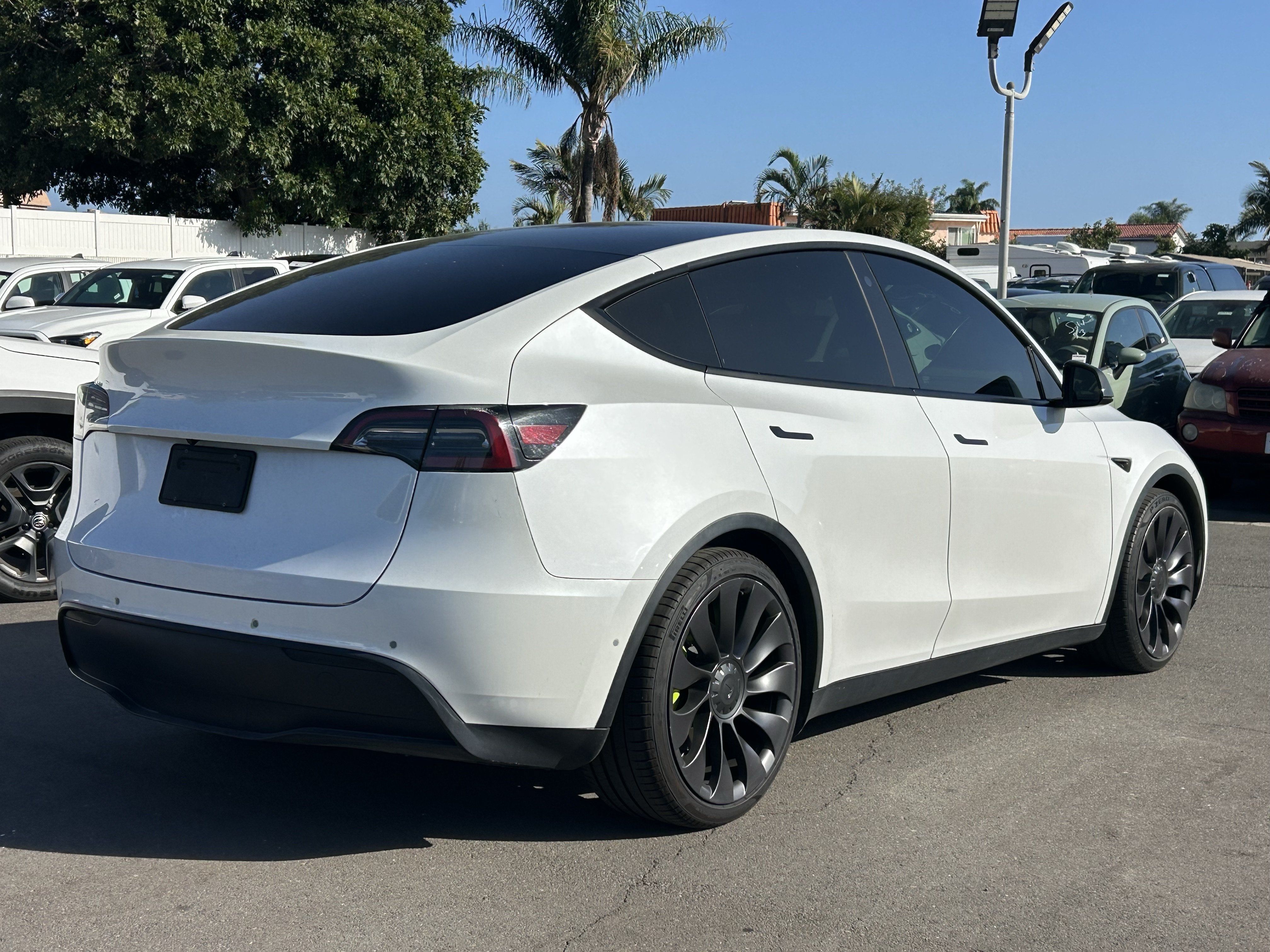 Used 2021 Tesla Model Y Performance AWD/4WD image 3