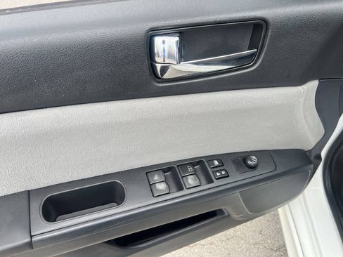 Used 2012 Nissan Sentra 2.0 SR w/ Special Edition Pkg FWD image 11
