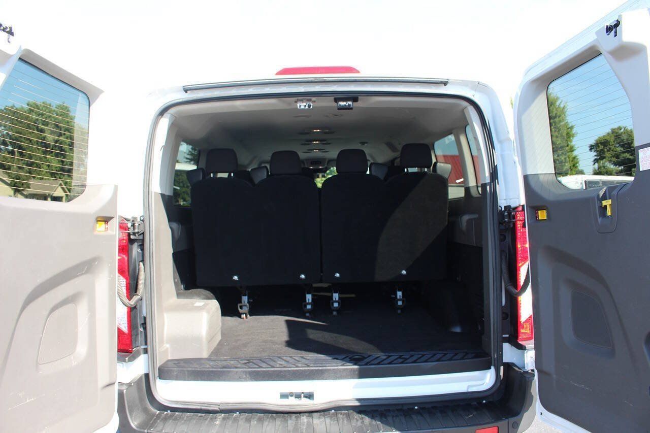 Used 2024 Ford Transit 350 XLT RWD image 9
