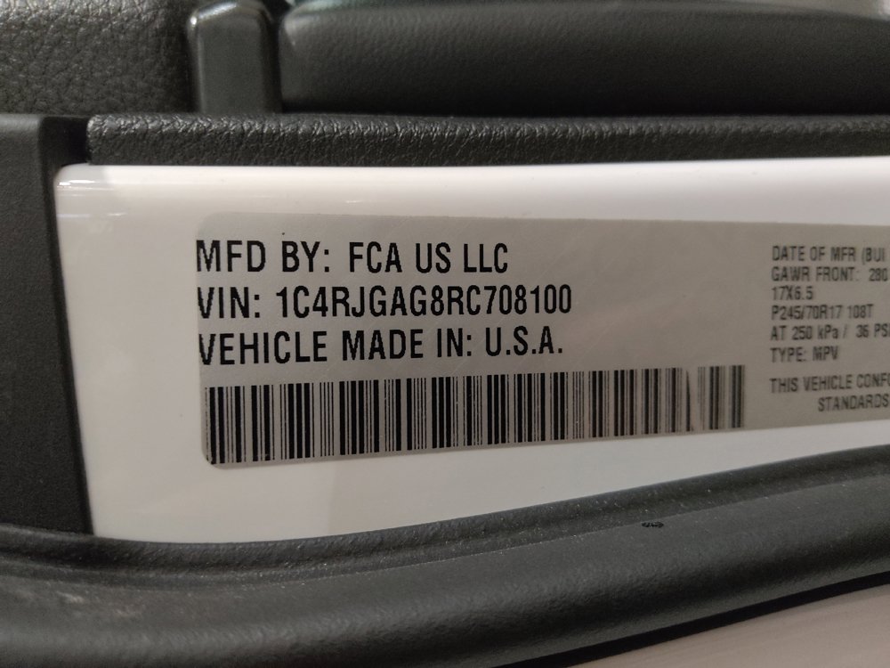 Used 2024 Jeep Grand Cherokee Laredo RWD image 33