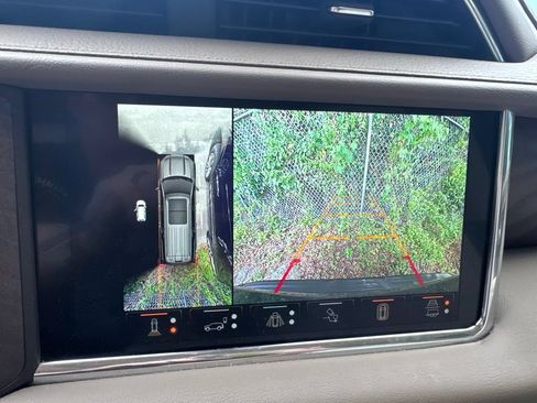 Used 2024 GMC Yukon XL Denali w/ Advanced Technology Package AWD/4WD image 11