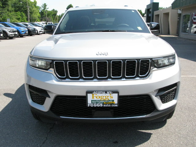 Used 2024 Jeep Grand Cherokee Laredo X w/ Luxury Tech Group I AWD/4WD image 12