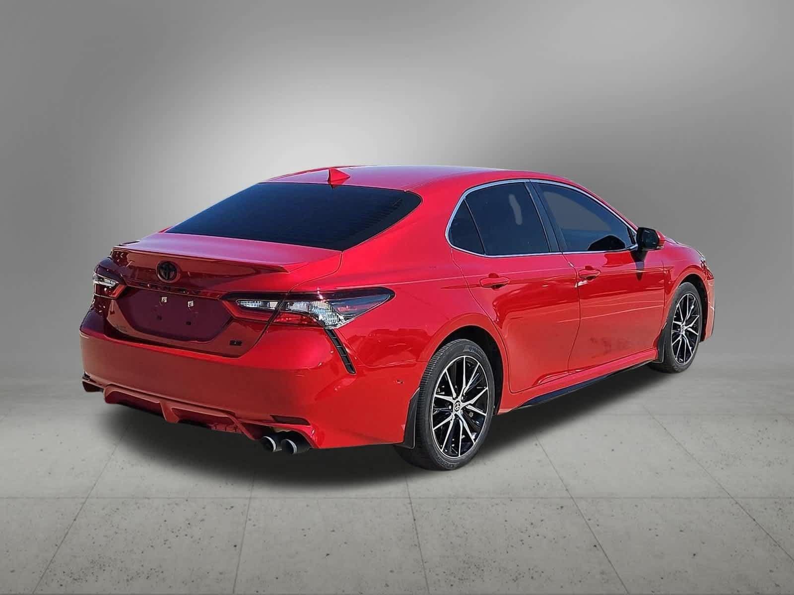 Used 2023 Toyota Camry SE FWD image 6