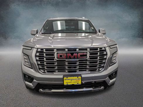 Used 2026 GMC Yukon Denali w/ Sun & Power Step Package AWD/4WD image 2