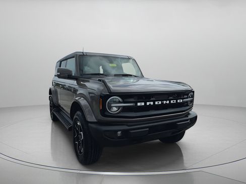 New 2025 Ford Bronco Outer Banks image 4