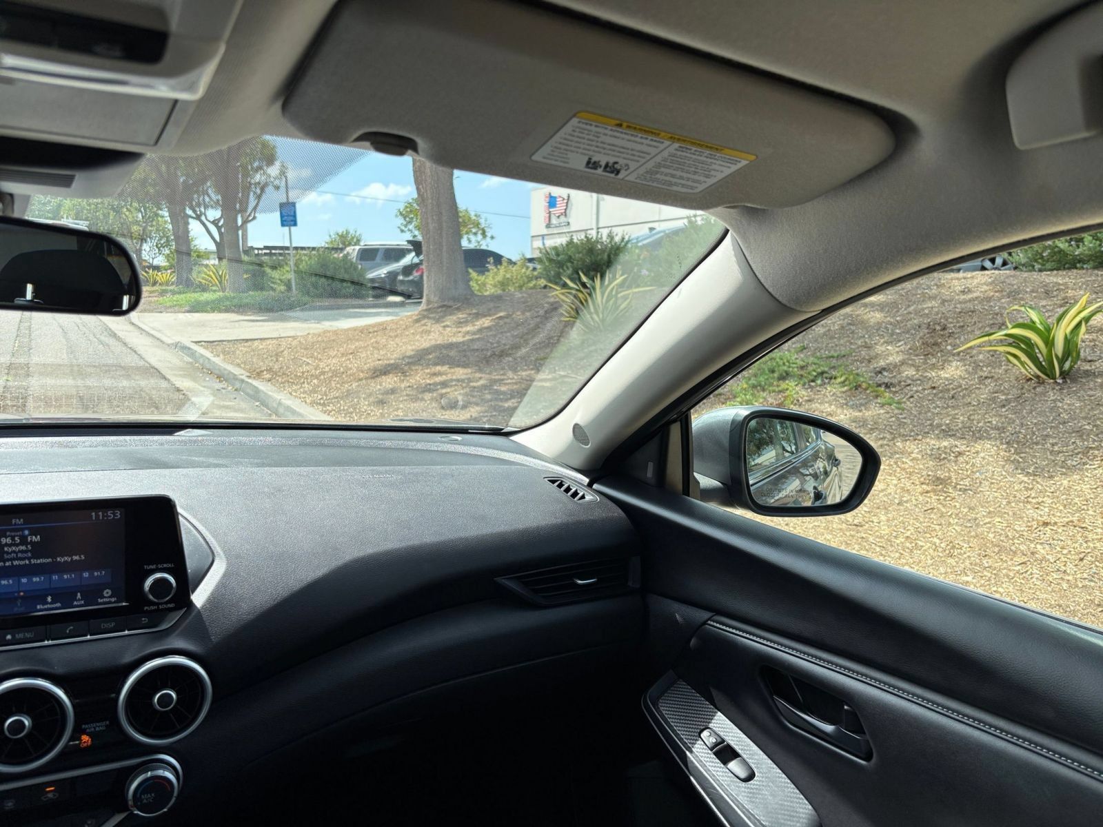 Used 2025 Nissan Sentra S FWD image 32