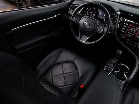 Used 2019 Toyota Camry XLE image 25