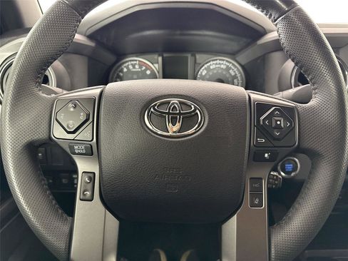 Used 2022 Toyota Tacoma TRD Sport w/ Technology Package RWD image 15
