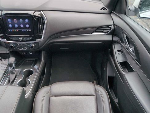 Used 2023 Chevrolet Traverse High Country FWD image 30