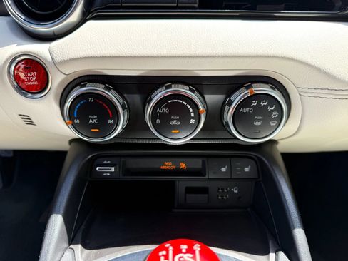 Used 2021 MAZDA MX-5 Miata RF Grand Touring RWD image 19
