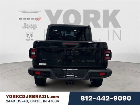 Used 2024 Jeep Gladiator Sport image 4
