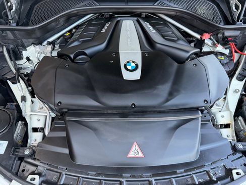 Used 2016 BMW X5 xDrive50i w/ Executive Package image 28
