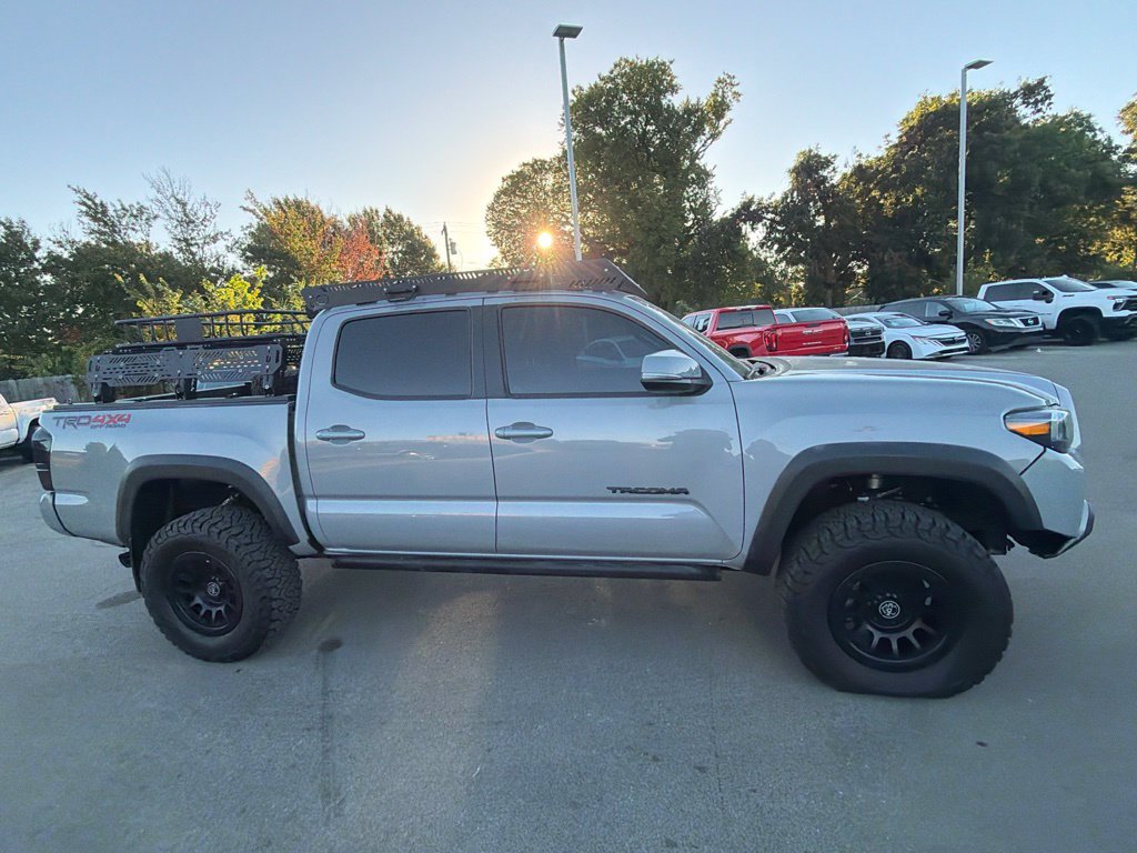 Used 2021 Toyota Tacoma TRD Off-Road w/ Technology Package AWD/4WD image 3