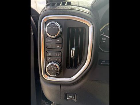 Used 2021 GMC Sierra 1500 AT4 w/ AT4 Premium Package AWD/4WD image 41
