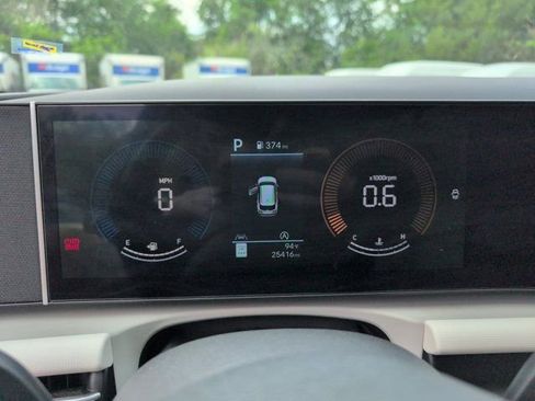 Used 2025 Hyundai Tucson SEL FWD image 16