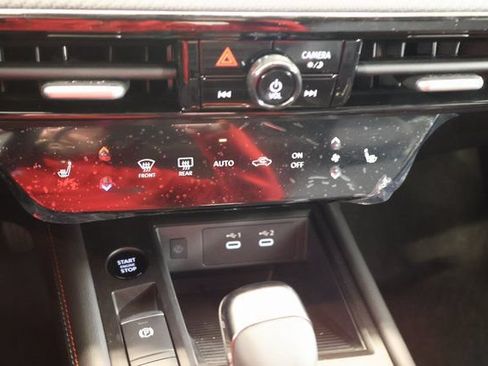 New 2026 Nissan Kicks SR w/ SR Premium Package FWD image 18