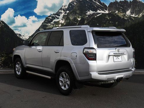 Used 2014 Toyota 4Runner SR5 Premium image 9