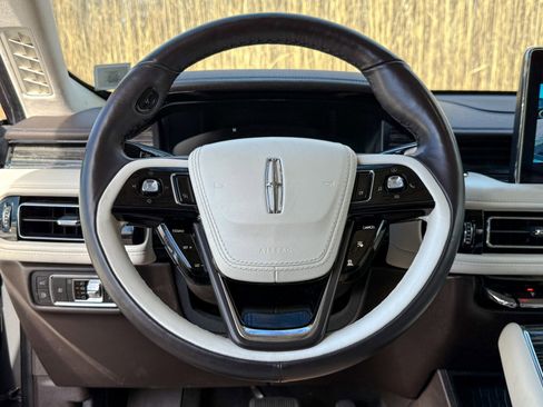Used 2023 Lincoln Aviator Black Label Grand Touring image 38