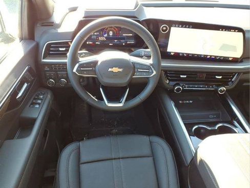 New 2026 Chevrolet Suburban High Country AWD/4WD image 14