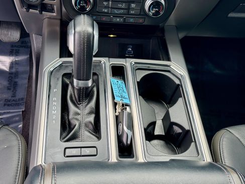 Used 2016 Ford F150 Platinum w/ Equipment Group 701A Luxury AWD/4WD image 19