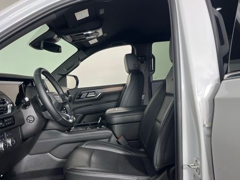 Used 2025 GMC Yukon Denali image 21
