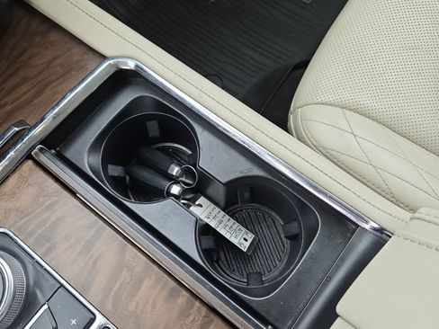 Used 2018 Ford Expedition Platinum image 12